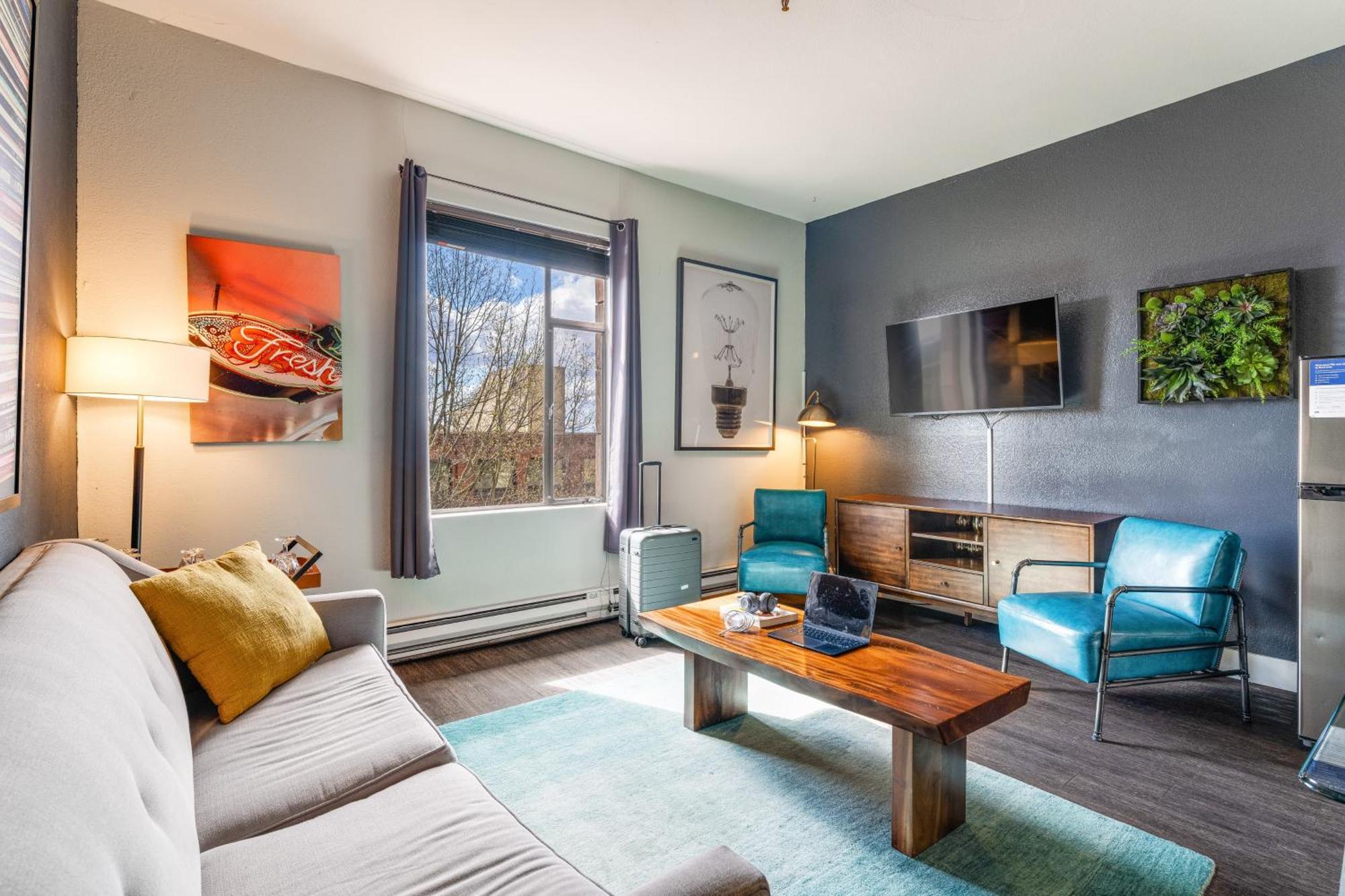Oxford Apartment By At Mine Hospitality シアトル エクステリア 写真
