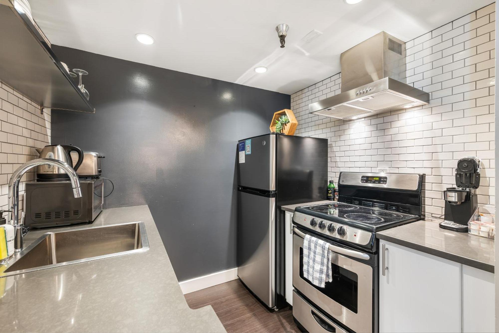 Oxford Apartment By At Mine Hospitality シアトル エクステリア 写真