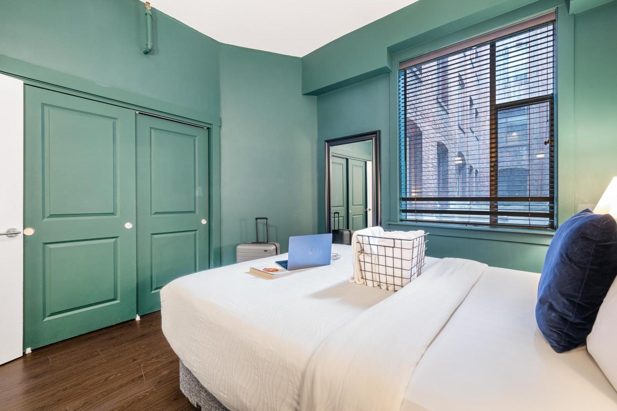 Oxford Apartment By At Mine Hospitality シアトル エクステリア 写真