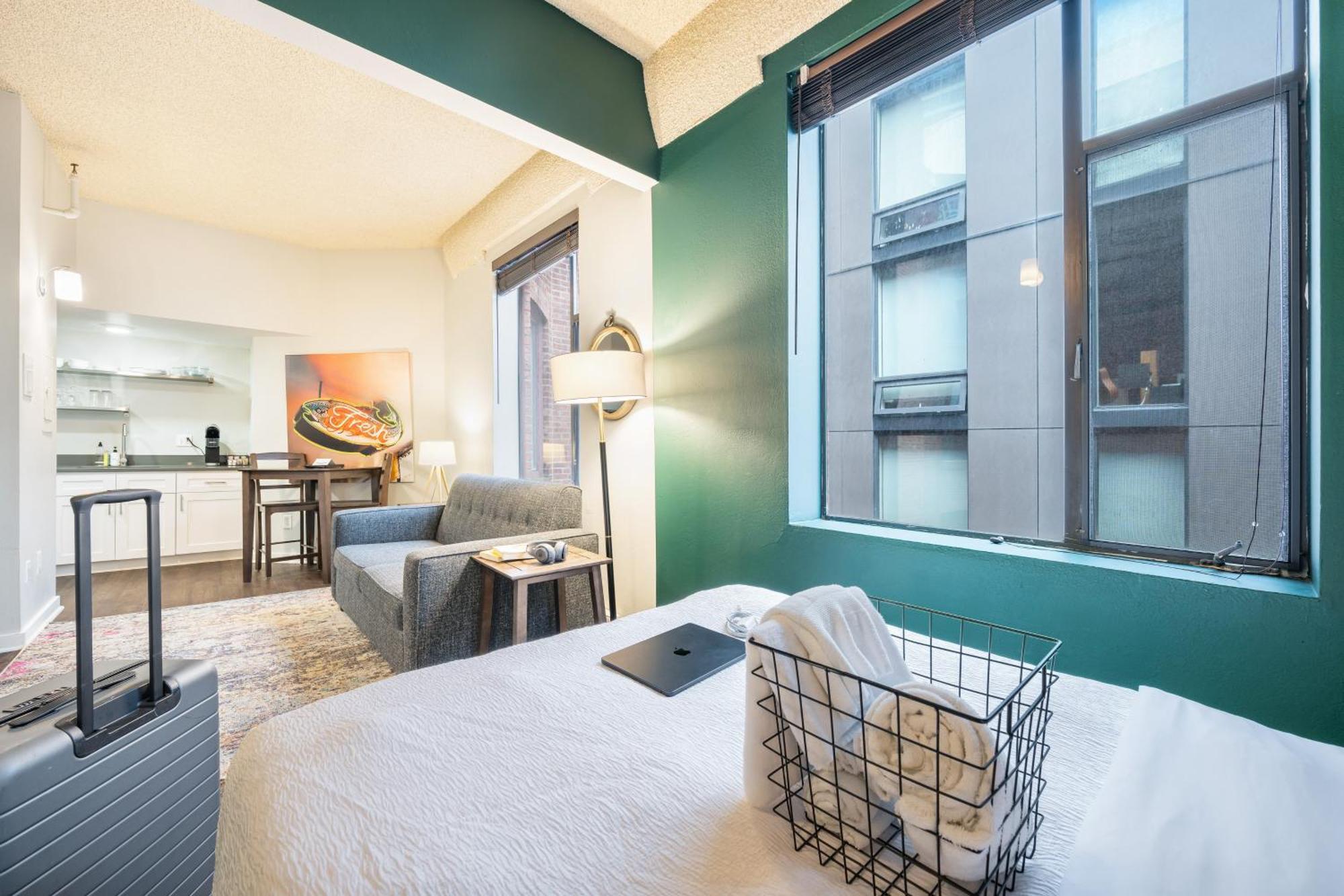 Oxford Apartment By At Mine Hospitality シアトル エクステリア 写真