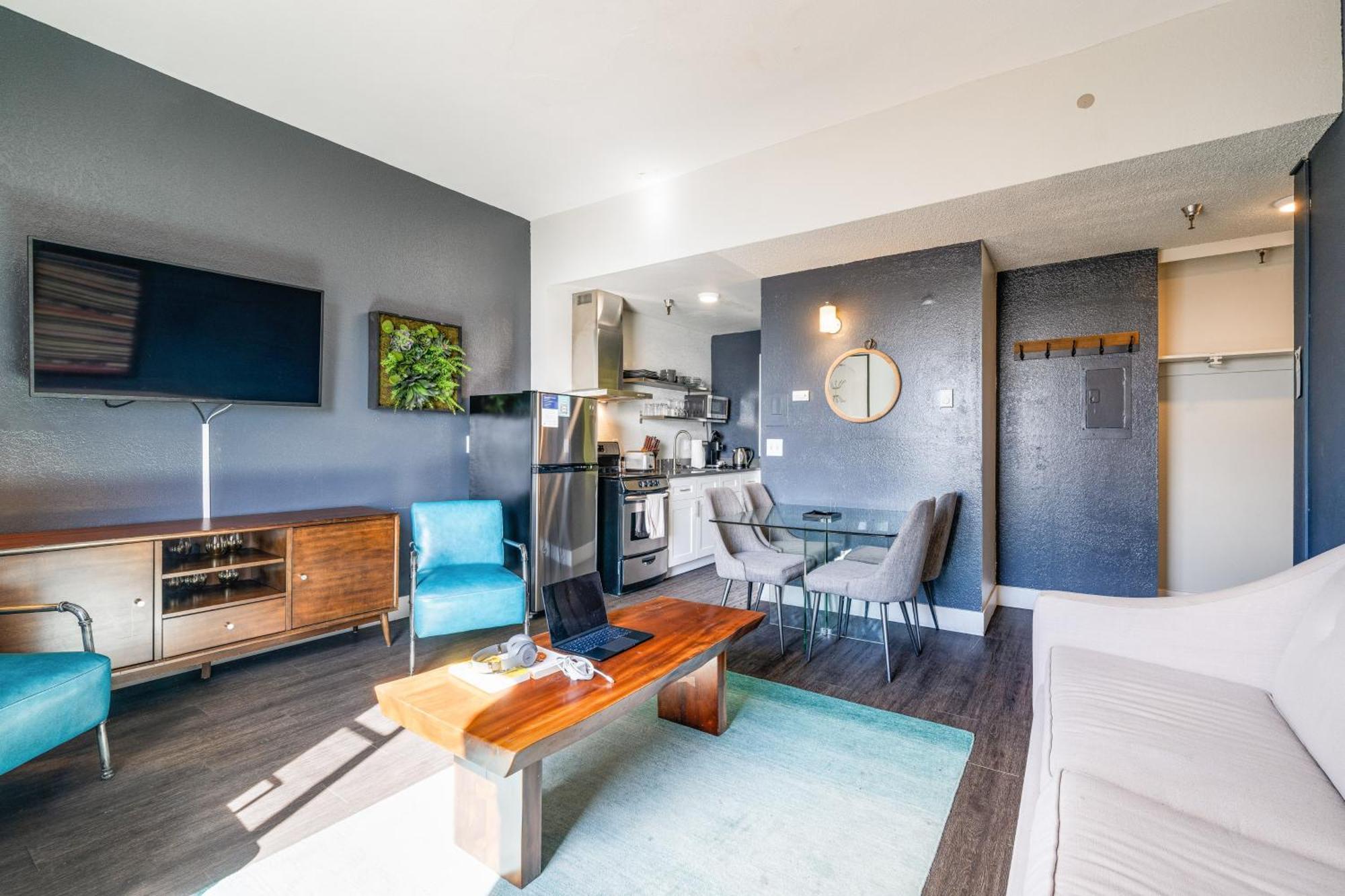 Oxford Apartment By At Mine Hospitality シアトル エクステリア 写真