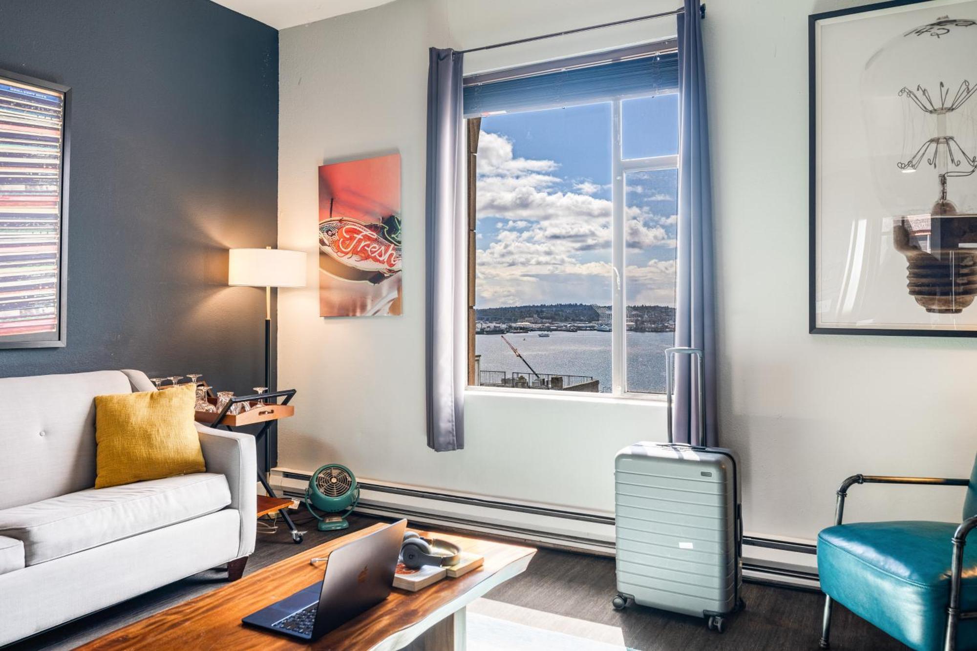 Oxford Apartment By At Mine Hospitality シアトル エクステリア 写真