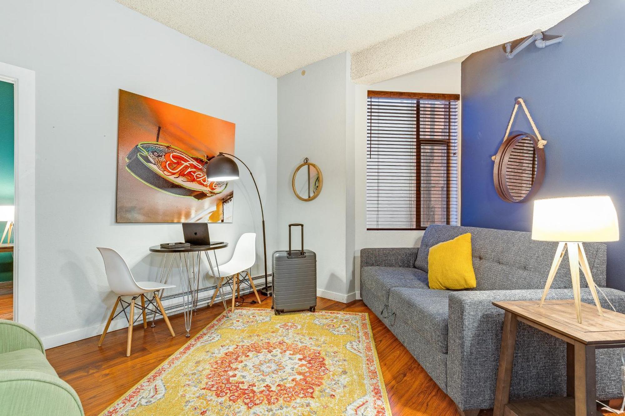 Oxford Apartment By At Mine Hospitality シアトル エクステリア 写真