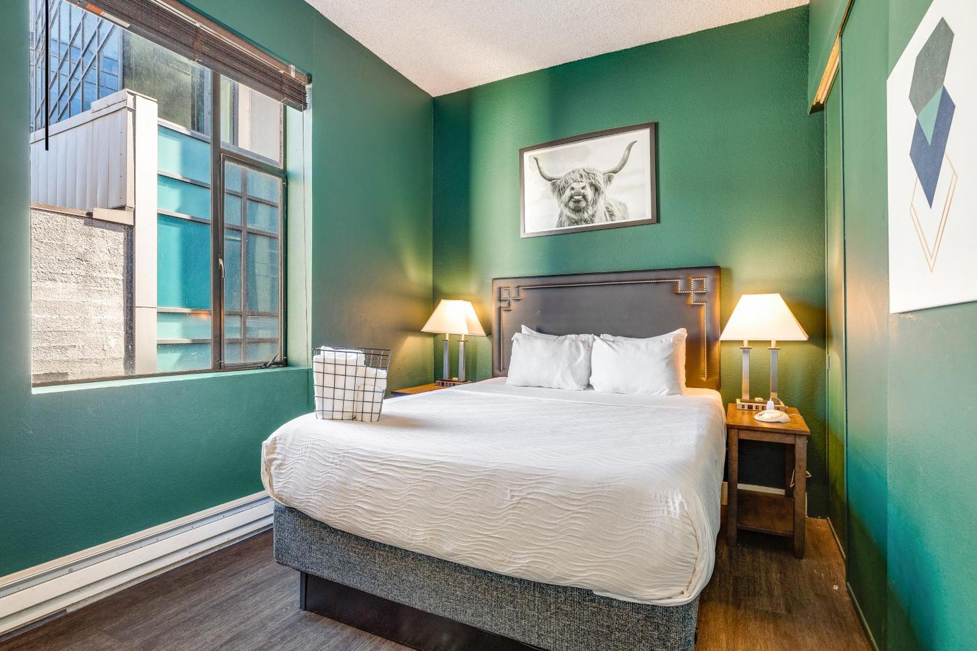 Oxford Apartment By At Mine Hospitality シアトル エクステリア 写真